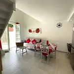 Maison Chaleureuse Avec Piscine Collective, Pres De La Foret, Wifi, Parking Prive - Fr-1-323-441 *